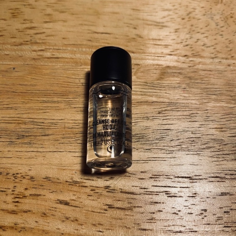 🎀2/16🎀 6 ML Mac Cleanse Off Makeup Oil Mini